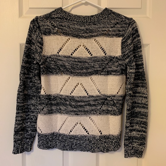 Selling winter/spring essentials! All barely worn or brand new! - Picture 6 of 15